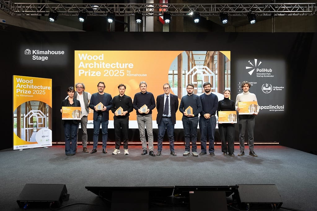 PEFC Italia partecipa a Klimahouse 2025 e consegna una menzione del Wood Architecture Prize 1 centrale nel testo 1