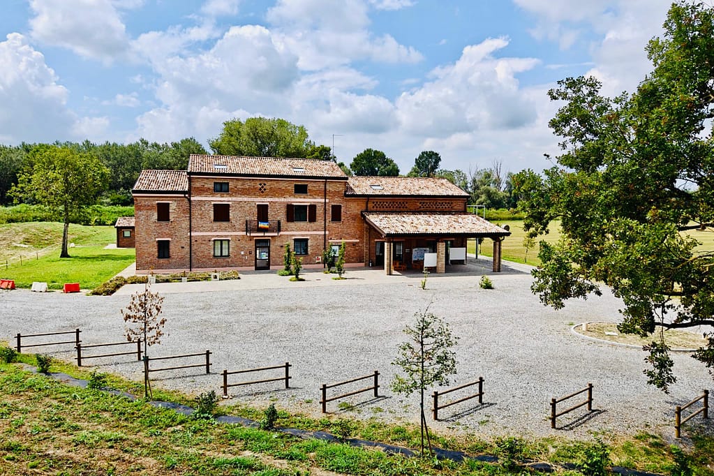 Un uso etico e sostenibile del legno PEFC per l'Eco-Ostello "Cascina Sereni" di Casalmaggiore (CR) 2 foto ecoostello1