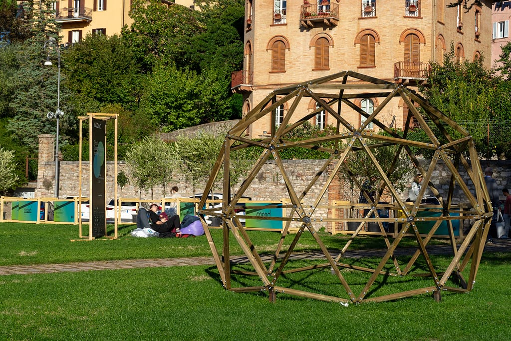 Innovazione sostenibile con la cupola geodetica in legno certificato PEFC 2 461514810 560993566301832 5568990131227808949 n